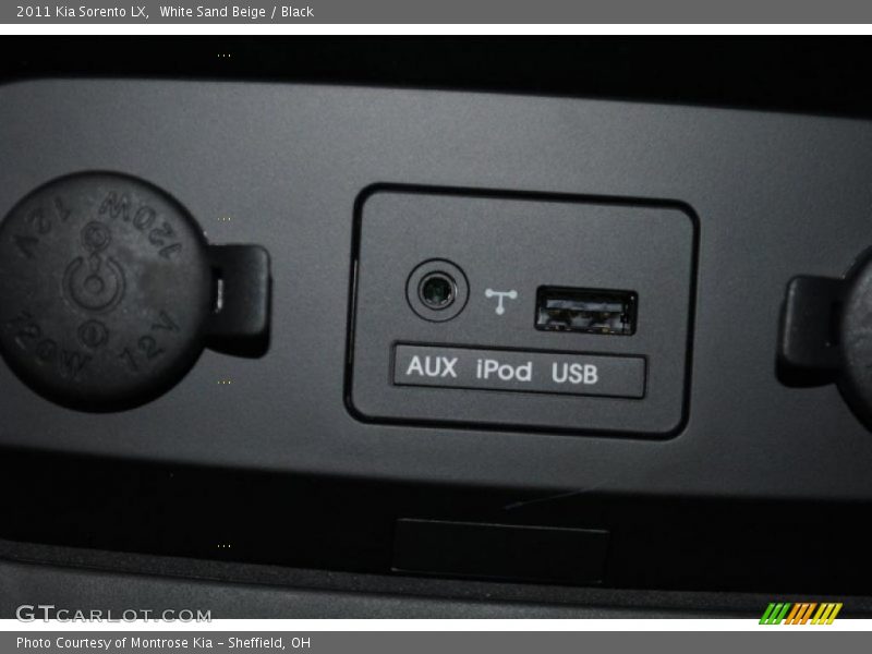 White Sand Beige / Black 2011 Kia Sorento LX
