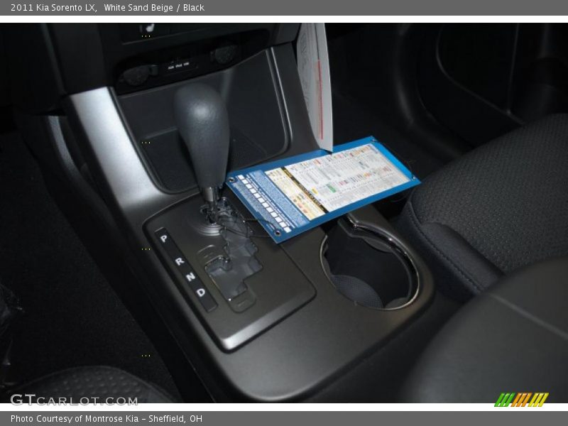 White Sand Beige / Black 2011 Kia Sorento LX