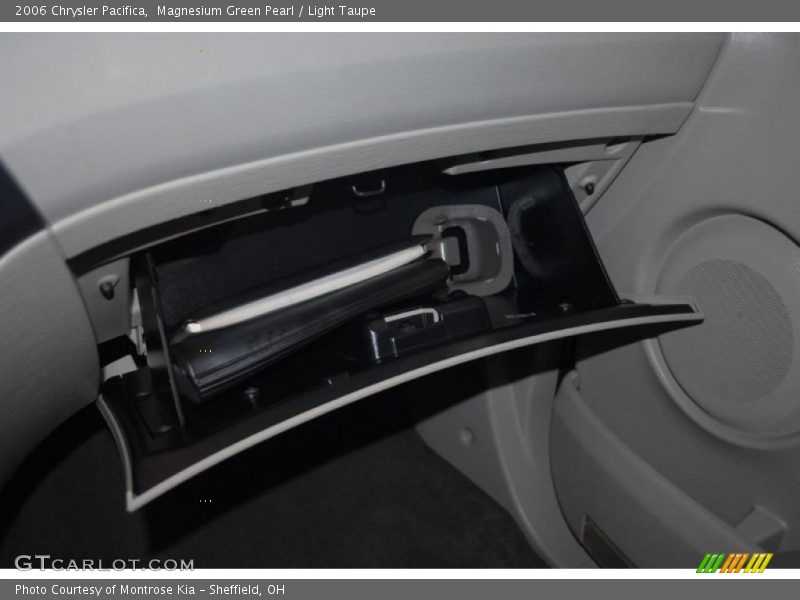 Magnesium Green Pearl / Light Taupe 2006 Chrysler Pacifica