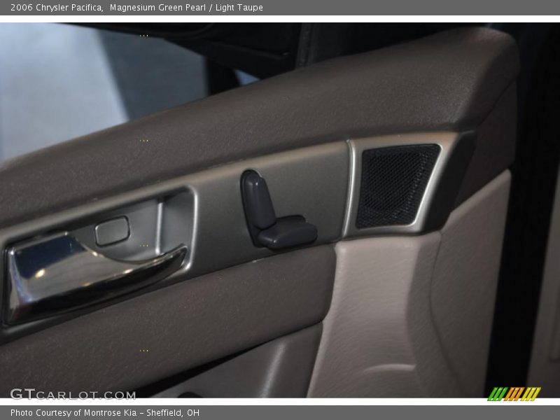 Magnesium Green Pearl / Light Taupe 2006 Chrysler Pacifica