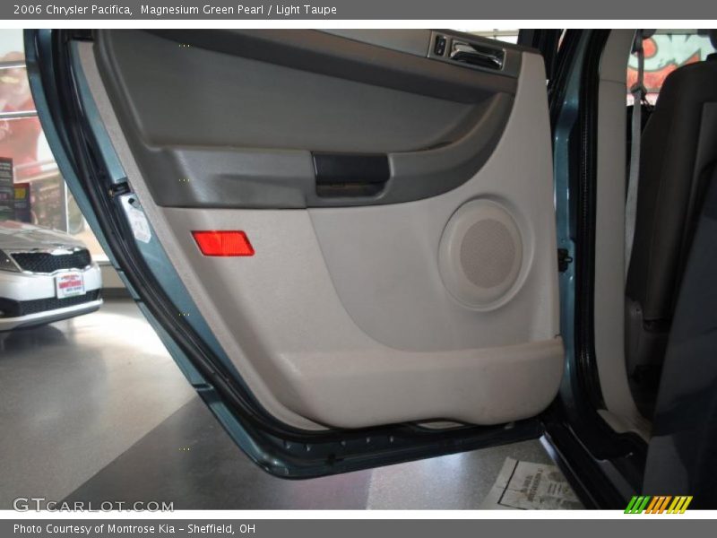 Magnesium Green Pearl / Light Taupe 2006 Chrysler Pacifica