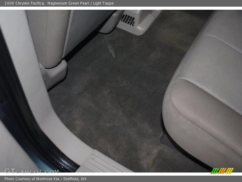 Magnesium Green Pearl / Light Taupe 2006 Chrysler Pacifica