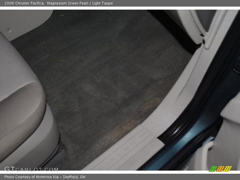 Magnesium Green Pearl / Light Taupe 2006 Chrysler Pacifica