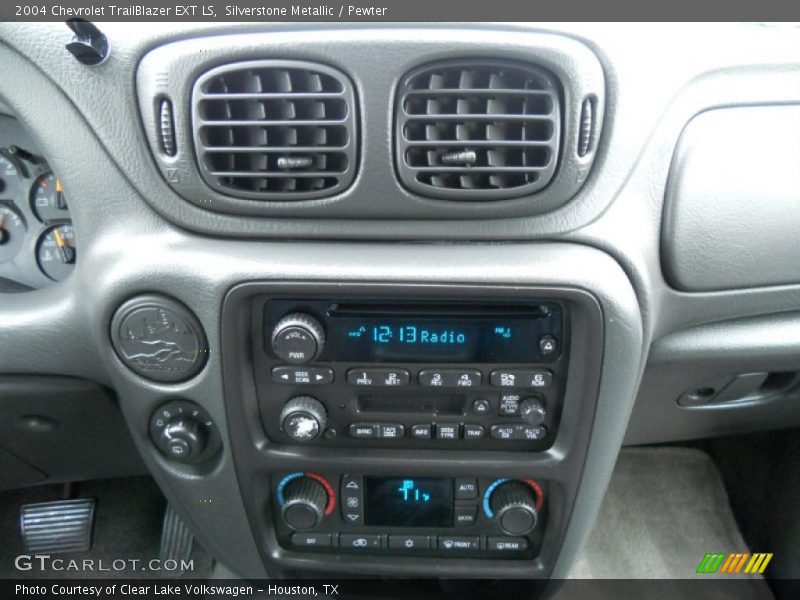 Controls of 2004 TrailBlazer EXT LS
