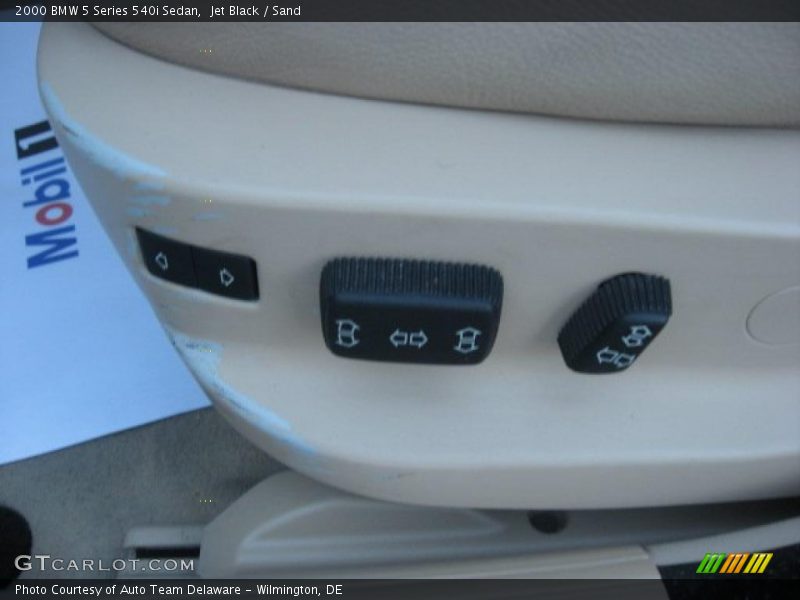 Jet Black / Sand 2000 BMW 5 Series 540i Sedan