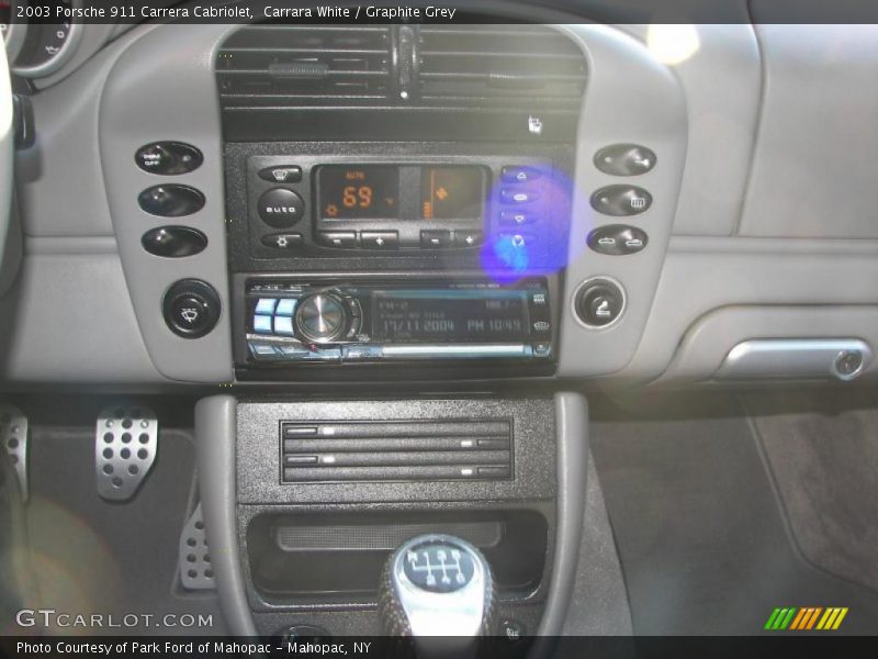 Carrara White / Graphite Grey 2003 Porsche 911 Carrera Cabriolet