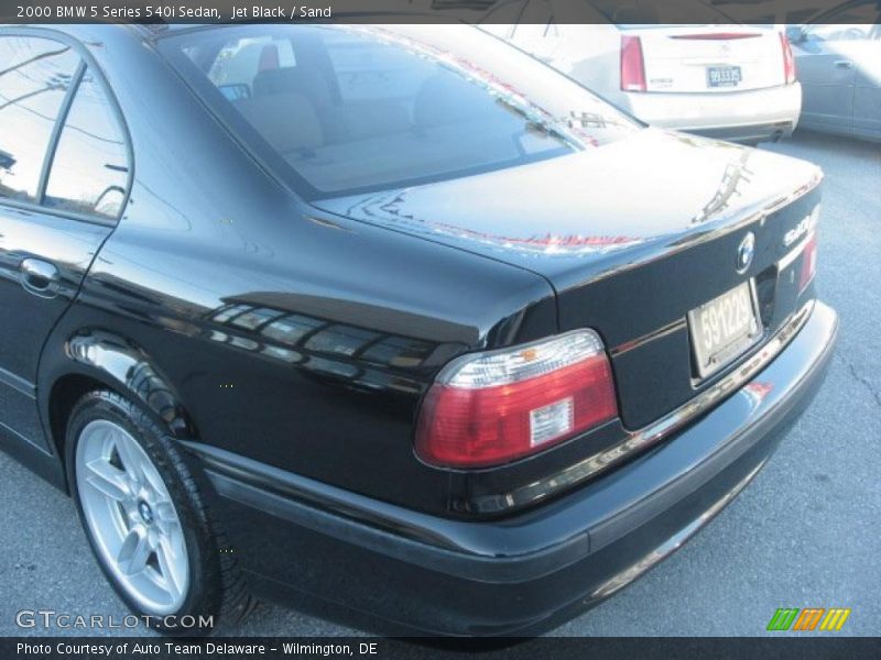 Jet Black / Sand 2000 BMW 5 Series 540i Sedan