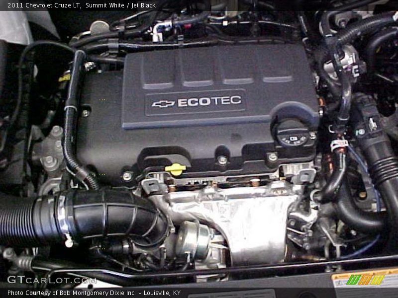 Summit White / Jet Black 2011 Chevrolet Cruze LT