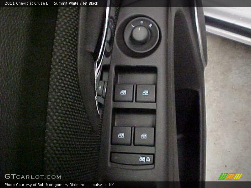 Summit White / Jet Black 2011 Chevrolet Cruze LT