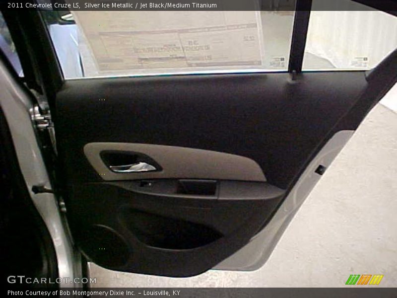 Silver Ice Metallic / Jet Black/Medium Titanium 2011 Chevrolet Cruze LS