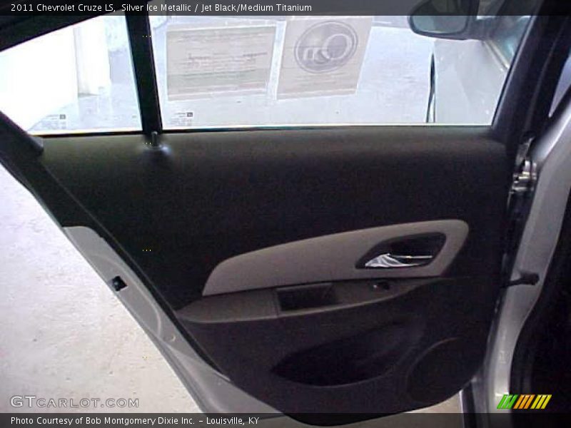 Silver Ice Metallic / Jet Black/Medium Titanium 2011 Chevrolet Cruze LS