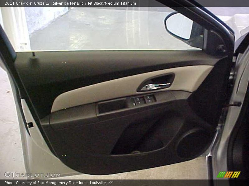 Silver Ice Metallic / Jet Black/Medium Titanium 2011 Chevrolet Cruze LS