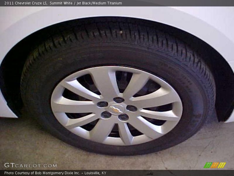 Summit White / Jet Black/Medium Titanium 2011 Chevrolet Cruze LS