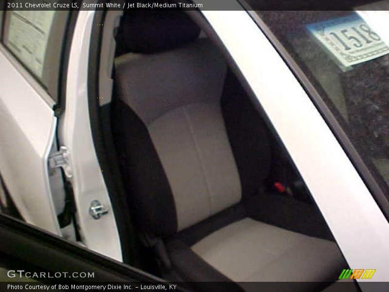 Summit White / Jet Black/Medium Titanium 2011 Chevrolet Cruze LS