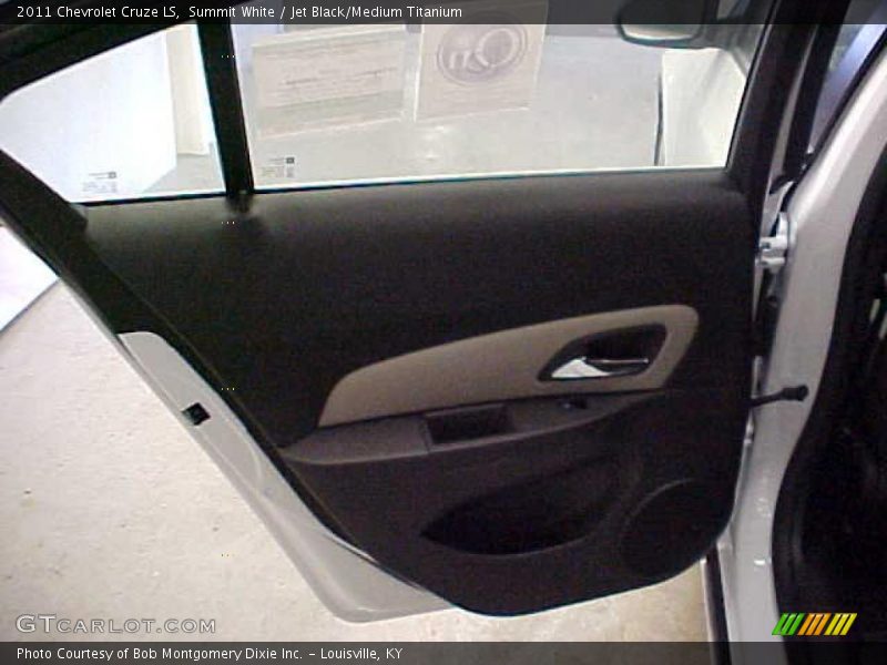 Summit White / Jet Black/Medium Titanium 2011 Chevrolet Cruze LS