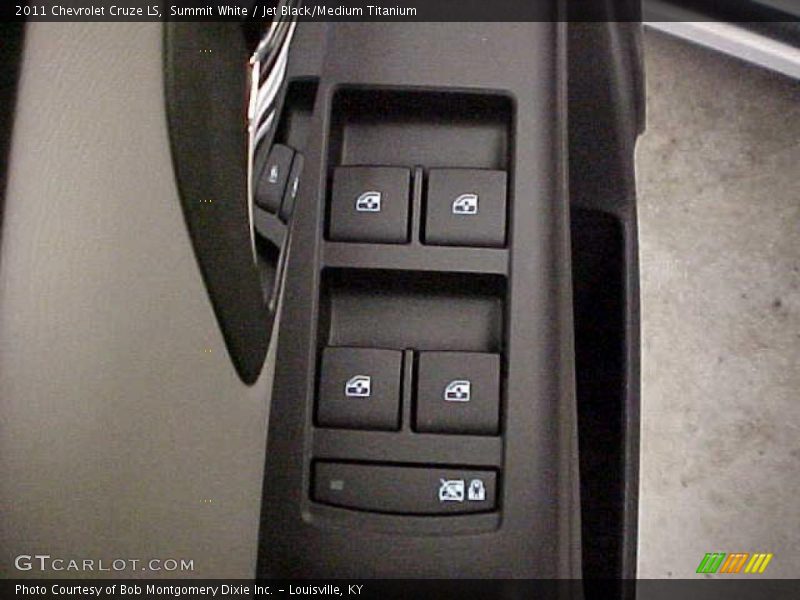Summit White / Jet Black/Medium Titanium 2011 Chevrolet Cruze LS
