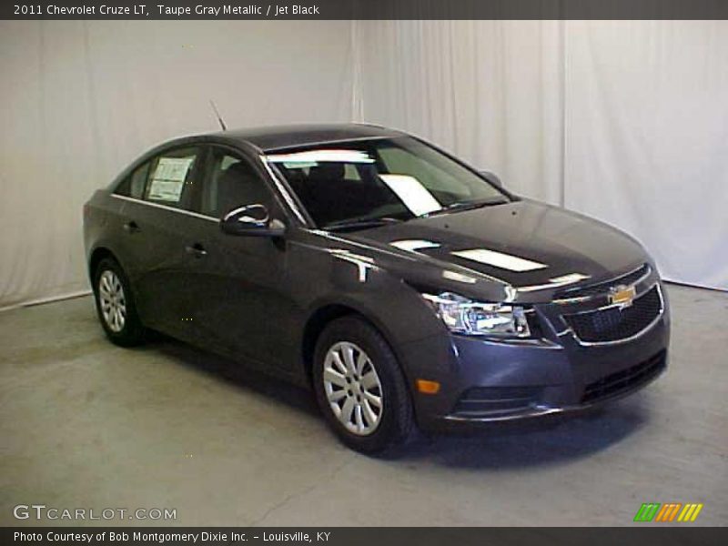 Taupe Gray Metallic / Jet Black 2011 Chevrolet Cruze LT