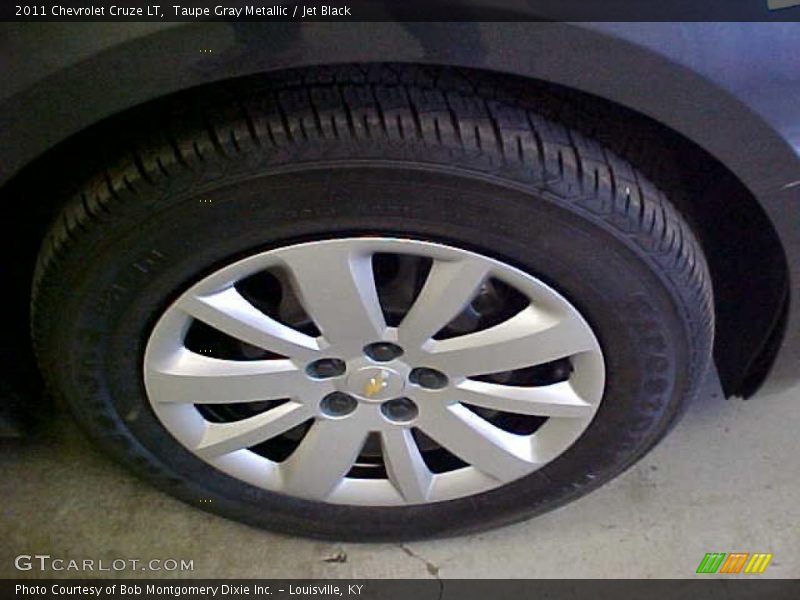 Taupe Gray Metallic / Jet Black 2011 Chevrolet Cruze LT