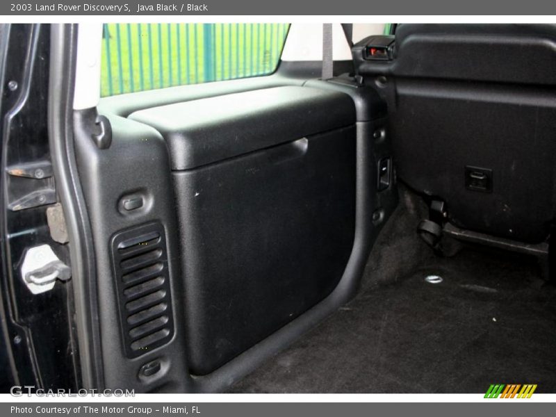 Java Black / Black 2003 Land Rover Discovery S