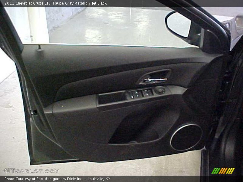 Taupe Gray Metallic / Jet Black 2011 Chevrolet Cruze LT