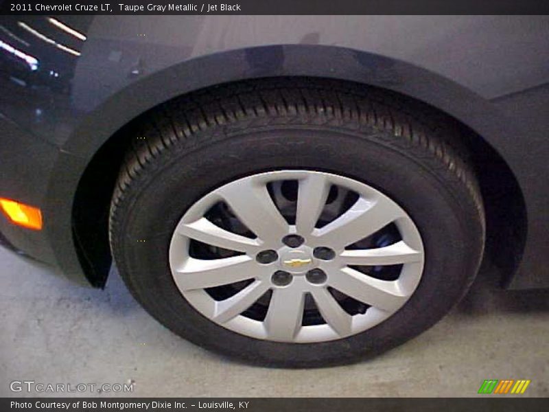 Taupe Gray Metallic / Jet Black 2011 Chevrolet Cruze LT