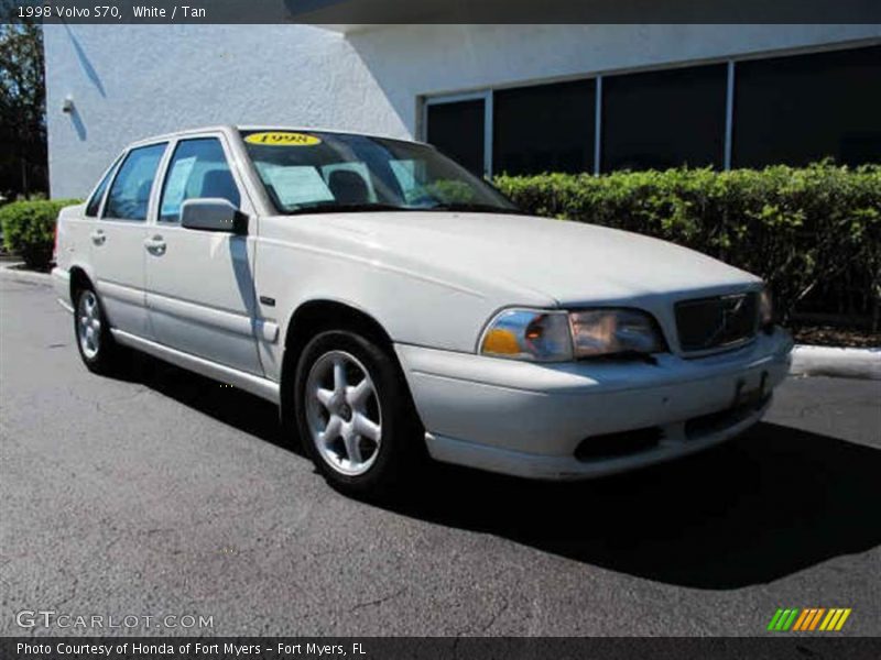 White / Tan 1998 Volvo S70