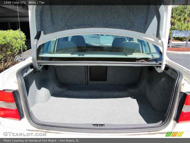 White / Tan 1998 Volvo S70