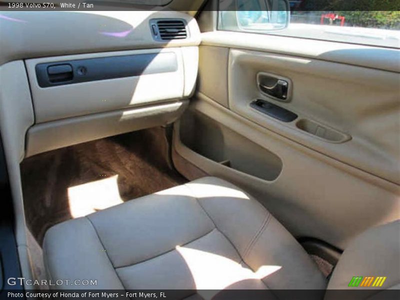 White / Tan 1998 Volvo S70