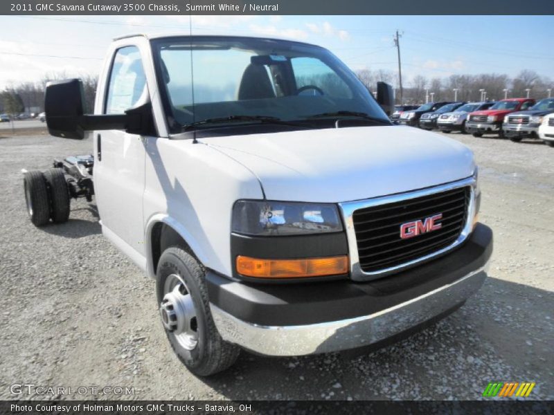 Summit White / Neutral 2011 GMC Savana Cutaway 3500 Chassis