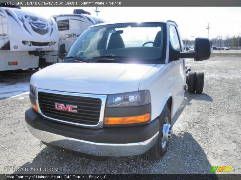 Summit White / Neutral 2011 GMC Savana Cutaway 3500 Chassis
