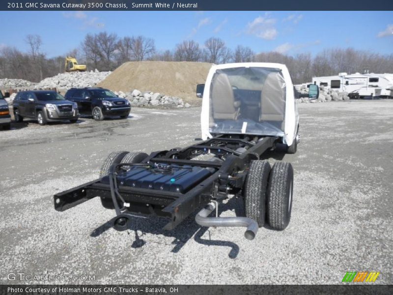 Summit White / Neutral 2011 GMC Savana Cutaway 3500 Chassis