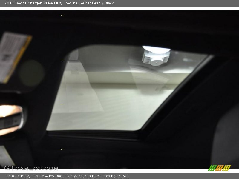 Redline 3-Coat Pearl / Black 2011 Dodge Charger Rallye Plus