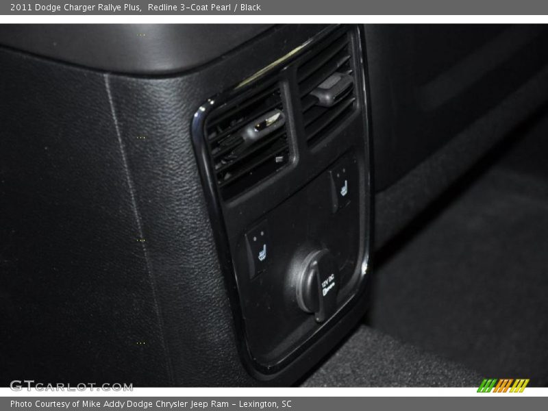 Redline 3-Coat Pearl / Black 2011 Dodge Charger Rallye Plus