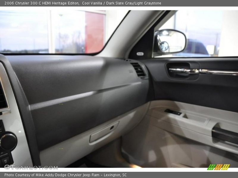 Cool Vanilla / Dark Slate Gray/Light Graystone 2006 Chrysler 300 C HEMI Heritage Editon