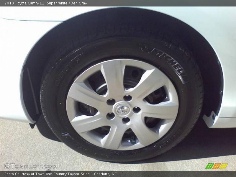 Super White / Ash Gray 2010 Toyota Camry LE