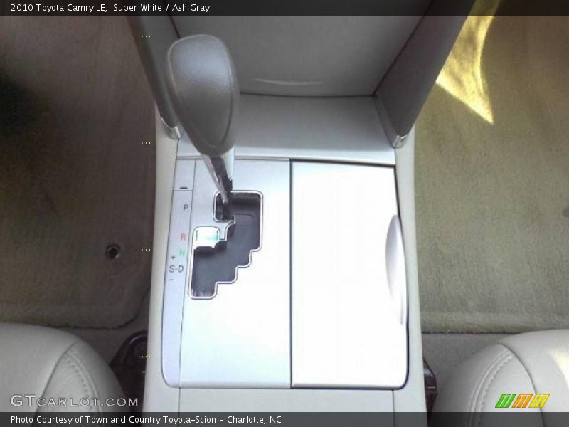 Super White / Ash Gray 2010 Toyota Camry LE