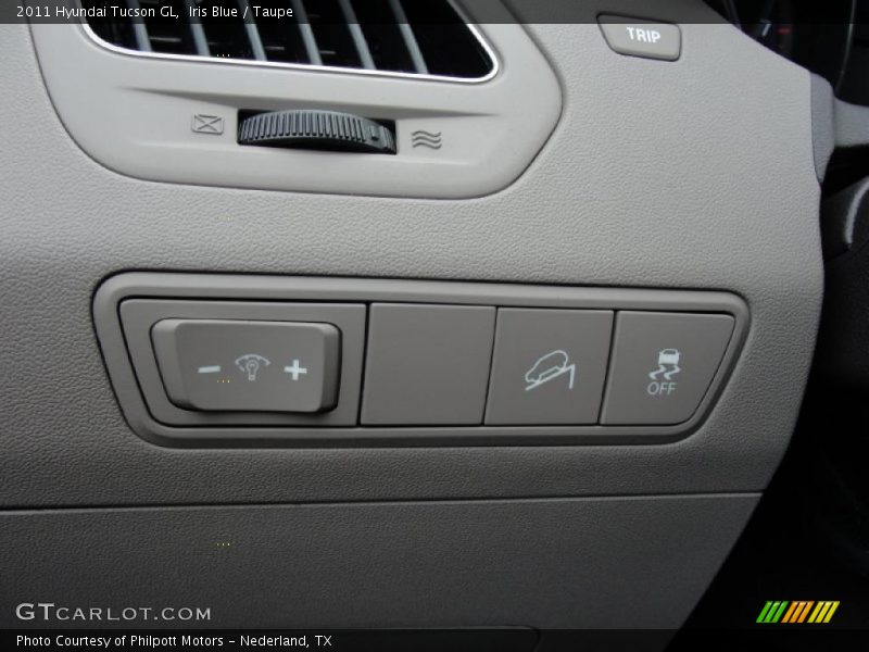 Iris Blue / Taupe 2011 Hyundai Tucson GL