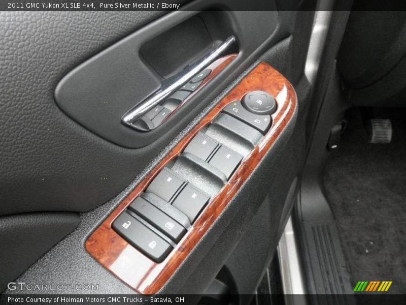 Pure Silver Metallic / Ebony 2011 GMC Yukon XL SLE 4x4
