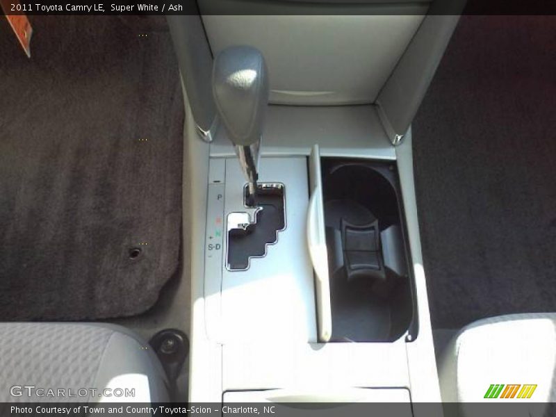 Super White / Ash 2011 Toyota Camry LE