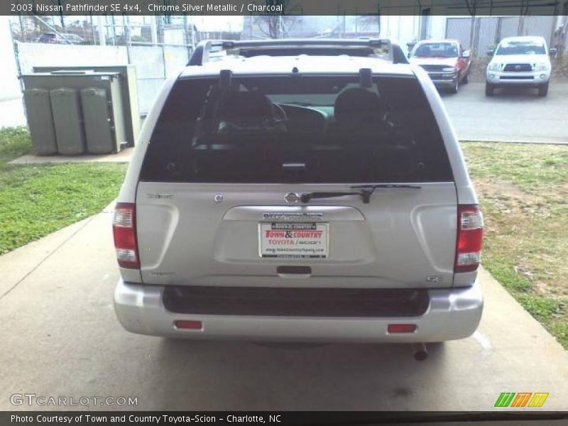 Chrome Silver Metallic / Charcoal 2003 Nissan Pathfinder SE 4x4