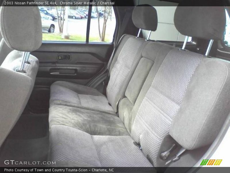 Chrome Silver Metallic / Charcoal 2003 Nissan Pathfinder SE 4x4