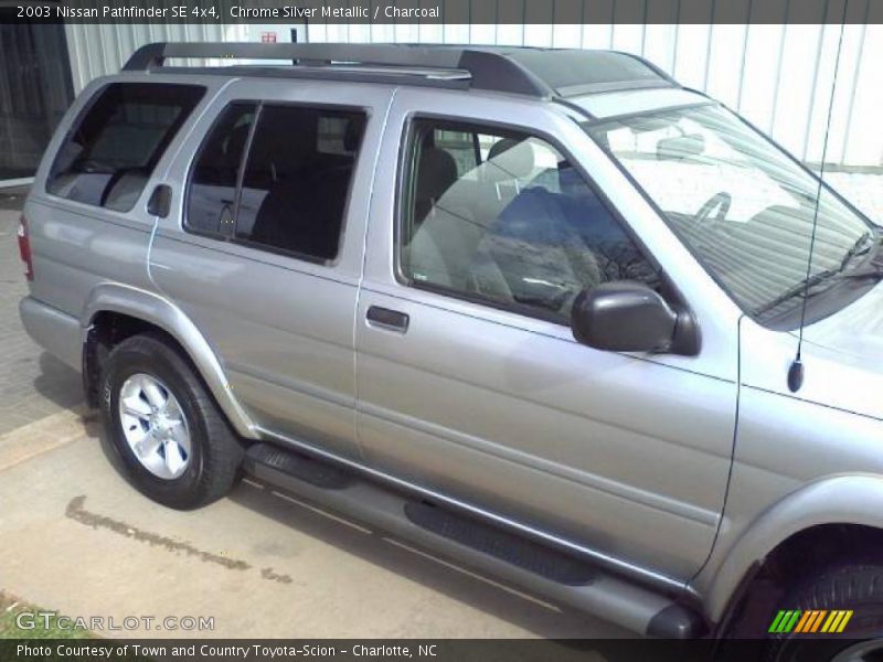 Chrome Silver Metallic / Charcoal 2003 Nissan Pathfinder SE 4x4