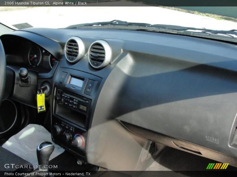 Alpine White / Black 2006 Hyundai Tiburon GS