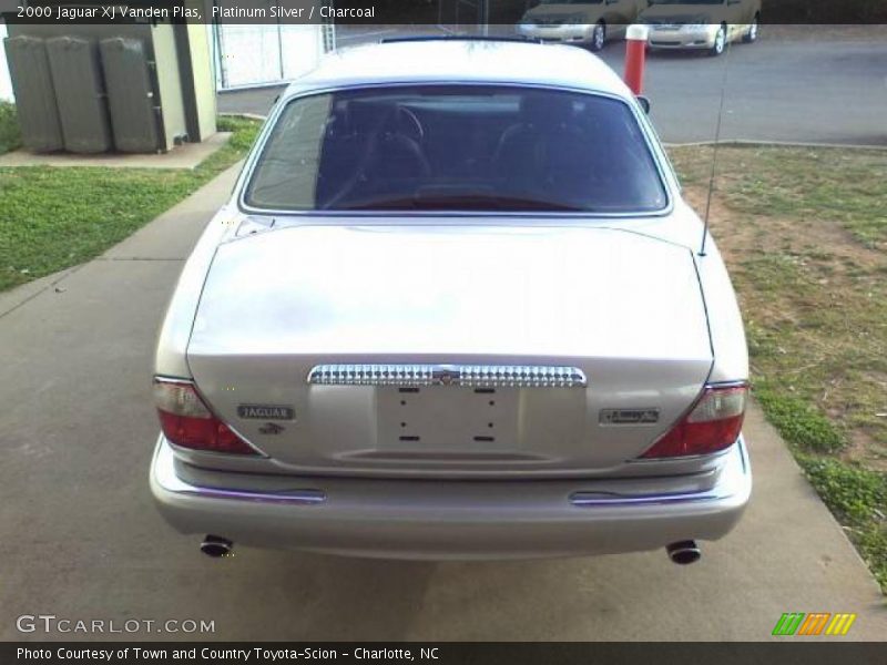 Platinum Silver / Charcoal 2000 Jaguar XJ Vanden Plas