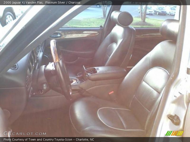 Platinum Silver / Charcoal 2000 Jaguar XJ Vanden Plas