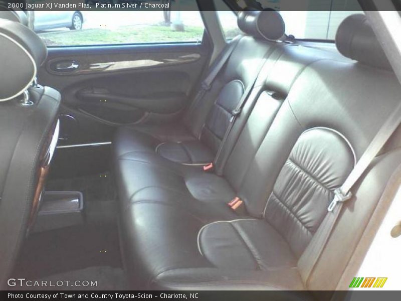 Platinum Silver / Charcoal 2000 Jaguar XJ Vanden Plas