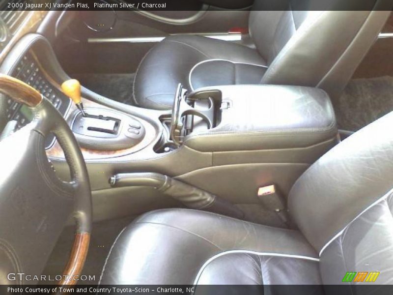 Platinum Silver / Charcoal 2000 Jaguar XJ Vanden Plas