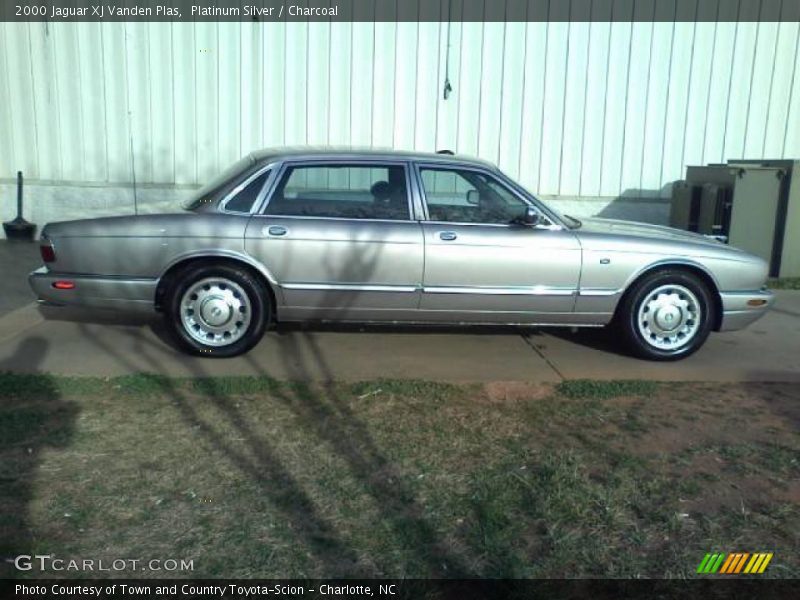 Platinum Silver / Charcoal 2000 Jaguar XJ Vanden Plas