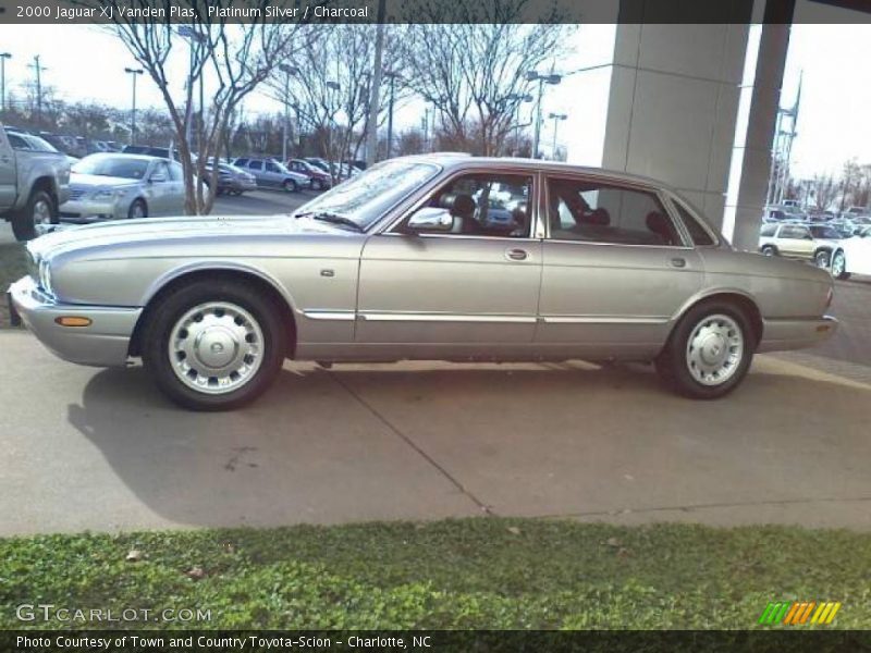 Platinum Silver / Charcoal 2000 Jaguar XJ Vanden Plas