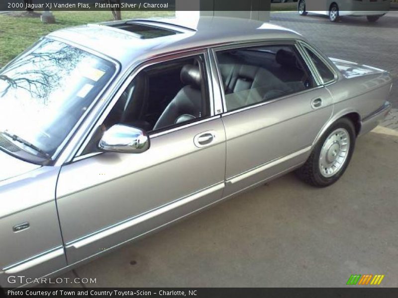Platinum Silver / Charcoal 2000 Jaguar XJ Vanden Plas